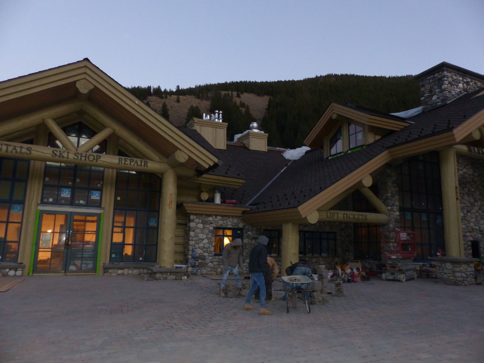 Warm Springs Lodge